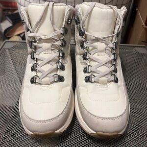 Universal Thread Goods Co. Boots